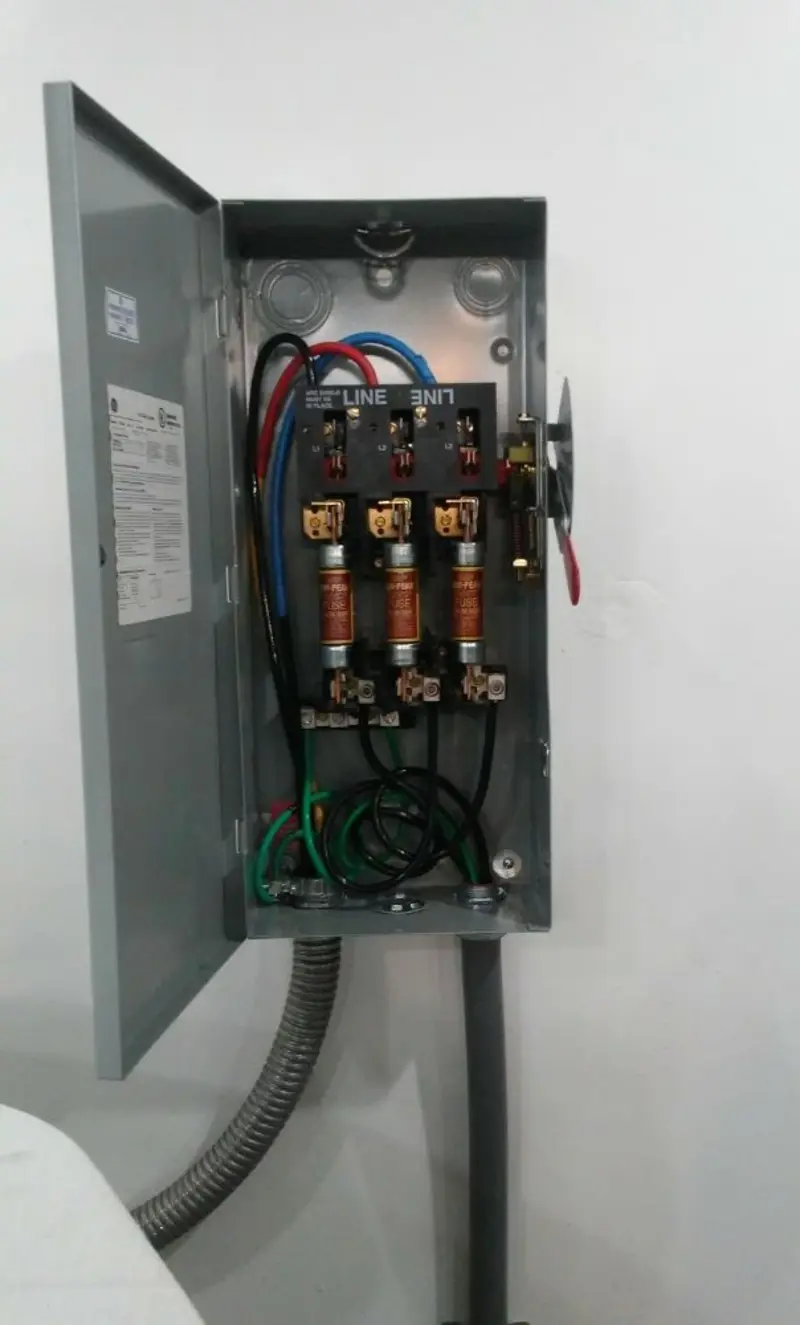 Three-phase disconnect switch installed for Electrical Wiring & Rewiring in Crystal City